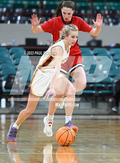 Thumbnail 2 in Glenwood Springs vs. Windsor (CHSAA 5A Final Four) photogallery.