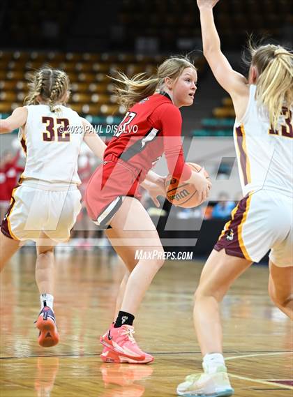 Thumbnail 1 in Glenwood Springs vs. Windsor (CHSAA 5A Final Four) photogallery.