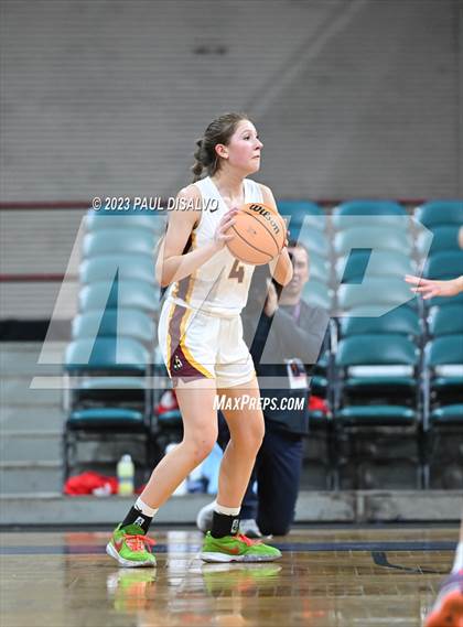 Thumbnail 3 in Glenwood Springs vs. Windsor (CHSAA 5A Final Four) photogallery.