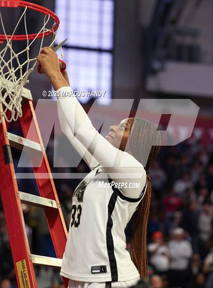 Thumbnail 3 in Archbishop Carroll vs. Neumann-Goretti (PCL Finals) photogallery.