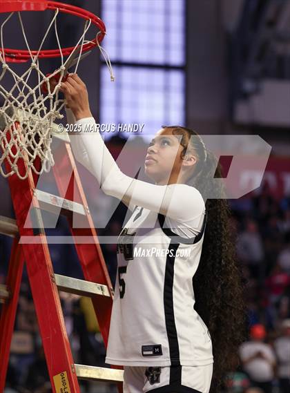 Thumbnail 1 in Archbishop Carroll vs. Neumann-Goretti (PCL Finals) photogallery.