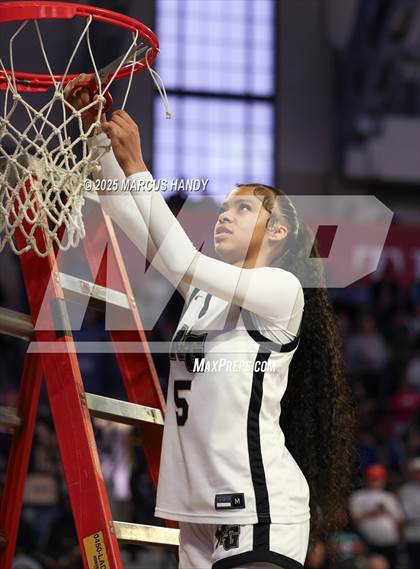 Thumbnail 2 in Archbishop Carroll vs. Neumann-Goretti (PCL Finals) photogallery.