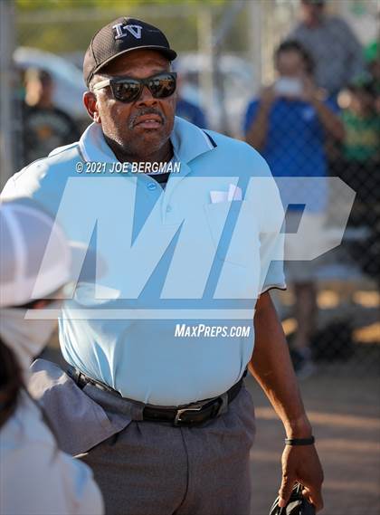 Thumbnail 3 in Highland @ Holtville (CIF Southern Regional D4 Final) photogallery.