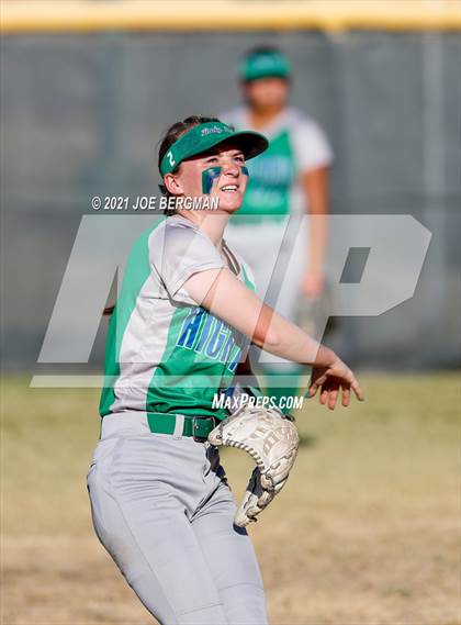Thumbnail 1 in Highland @ Holtville (CIF Southern Regional D4 Final) photogallery.