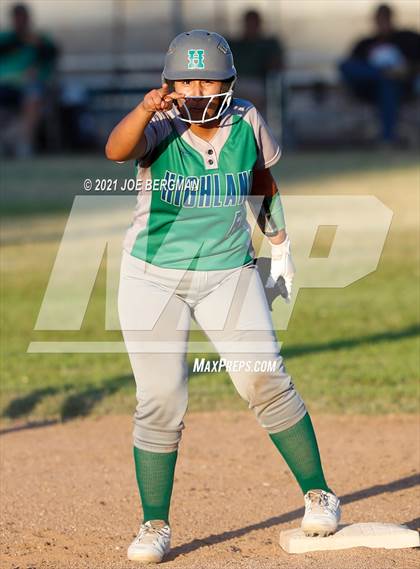 Thumbnail 3 in Highland @ Holtville (CIF Southern Regional D4 Final) photogallery.