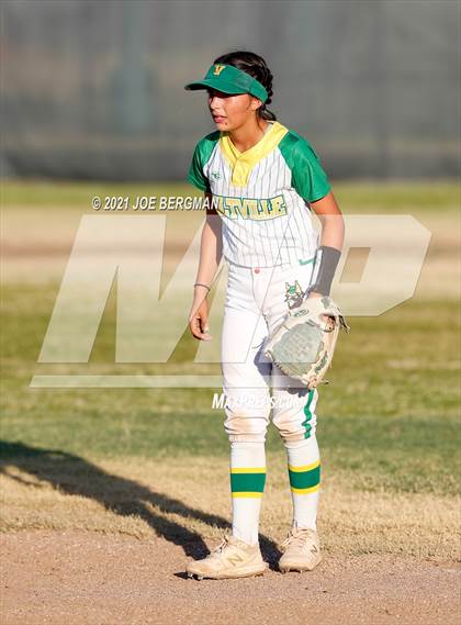 Thumbnail 2 in Highland @ Holtville (CIF Southern Regional D4 Final) photogallery.
