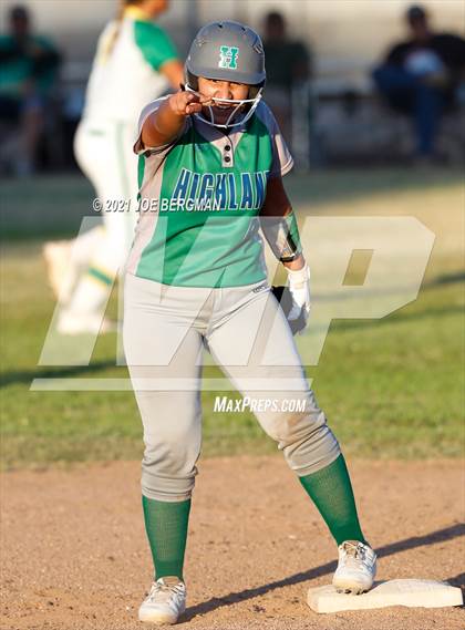 Thumbnail 1 in Highland @ Holtville (CIF Southern Regional D4 Final) photogallery.