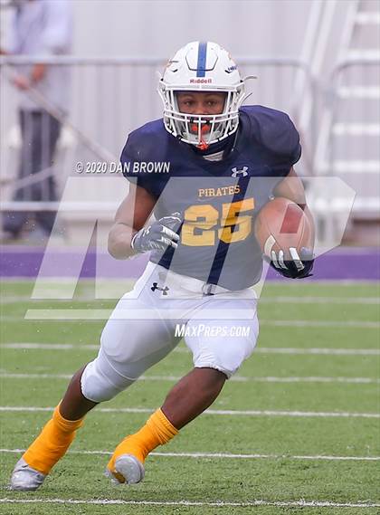 Thumbnail 1 in Nederland vs. Pine Tree (UIL 5A Division 2 Area Playoff) photogallery.