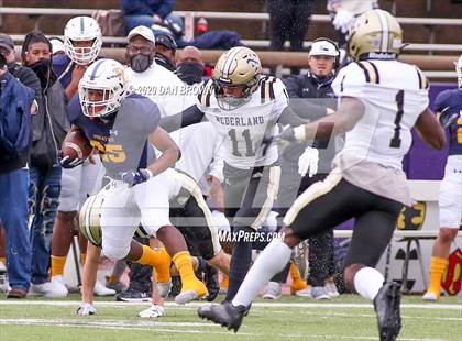 Thumbnail 2 in Nederland vs. Pine Tree (UIL 5A Division 2 Area Playoff) photogallery.
