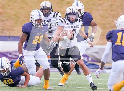 Thumbnail 1 in Nederland vs. Pine Tree (UIL 5A Division 2 Area Playoff) photogallery.