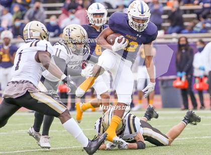 Thumbnail 2 in Nederland vs. Pine Tree (UIL 5A Division 2 Area Playoff) photogallery.