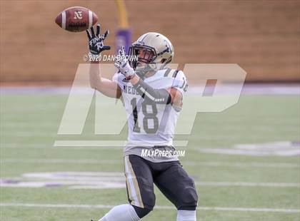 Thumbnail 2 in Nederland vs. Pine Tree (UIL 5A Division 2 Area Playoff) photogallery.