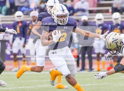 Thumbnail 2 in Nederland vs. Pine Tree (UIL 5A Division 2 Area Playoff) photogallery.