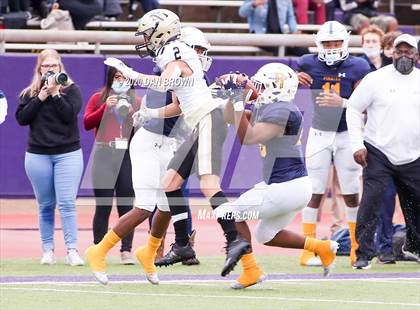Thumbnail 3 in Nederland vs. Pine Tree (UIL 5A Division 2 Area Playoff) photogallery.
