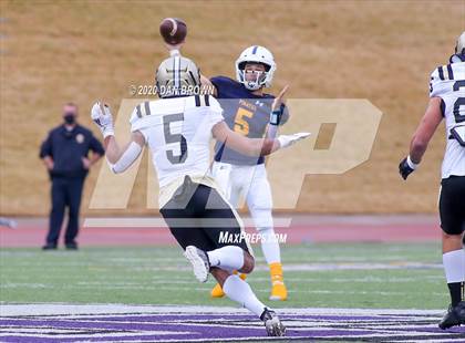 Thumbnail 1 in Nederland vs. Pine Tree (UIL 5A Division 2 Area Playoff) photogallery.