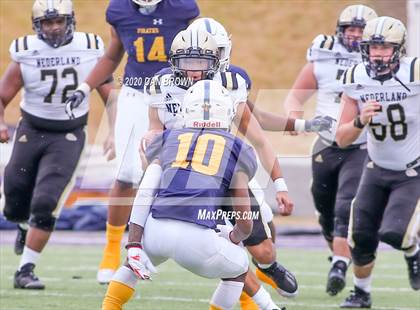 Thumbnail 1 in Nederland vs. Pine Tree (UIL 5A Division 2 Area Playoff) photogallery.
