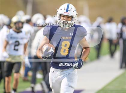 Thumbnail 1 in Nederland vs. Pine Tree (UIL 5A Division 2 Area Playoff) photogallery.