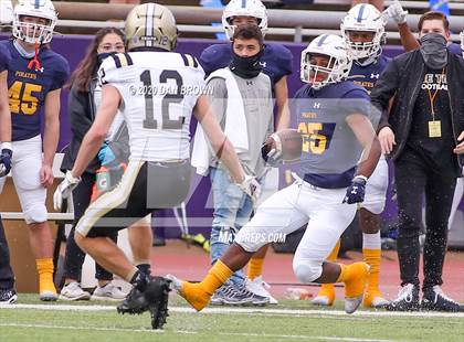 Thumbnail 2 in Nederland vs. Pine Tree (UIL 5A Division 2 Area Playoff) photogallery.