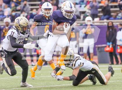 Thumbnail 1 in Nederland vs. Pine Tree (UIL 5A Division 2 Area Playoff) photogallery.