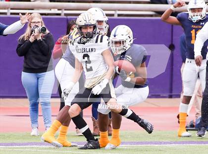 Thumbnail 2 in Nederland vs. Pine Tree (UIL 5A Division 2 Area Playoff) photogallery.
