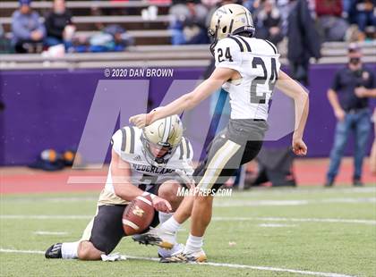 Thumbnail 1 in Nederland vs. Pine Tree (UIL 5A Division 2 Area Playoff) photogallery.