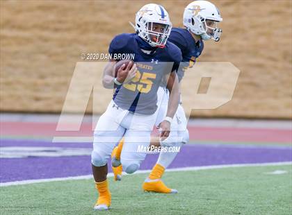 Thumbnail 1 in Nederland vs. Pine Tree (UIL 5A Division 2 Area Playoff) photogallery.