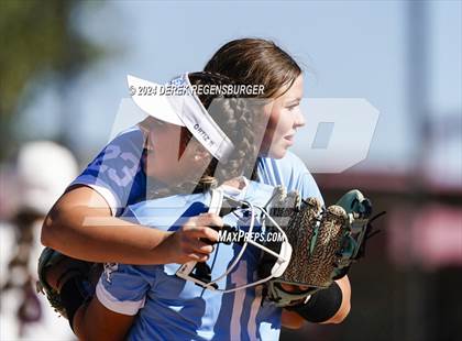 Thumbnail 3 in Riverdale Ridge vs Cherokee Trail (CHSAA 5A Final) photogallery.