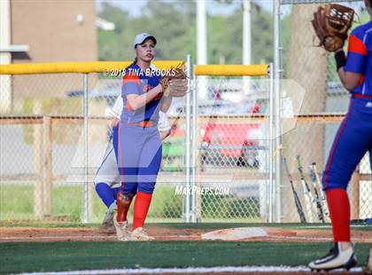 Thumbnail 2 in Randleman @ Richlands (NCHSAA 2A 1st Round Playoff) photogallery.