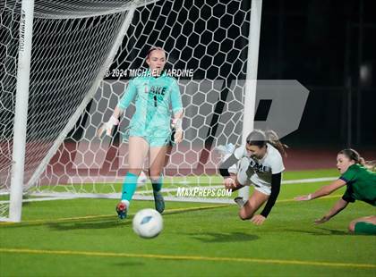 Thumbnail 1 in Woodinville vs Lake Stevens (WIAA 4A Final) photogallery.