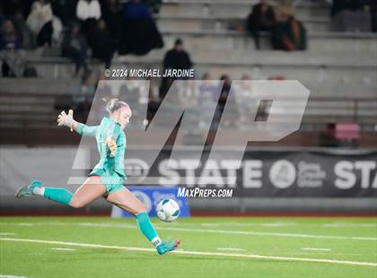 Thumbnail 2 in Woodinville vs Lake Stevens (WIAA 4A Final) photogallery.