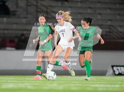 Thumbnail 1 in Woodinville vs Lake Stevens (WIAA 4A Final) photogallery.