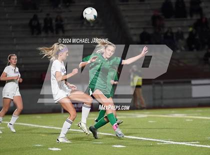 Thumbnail 1 in Woodinville vs Lake Stevens (WIAA 4A Final) photogallery.