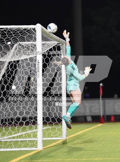 Thumbnail 2 in Woodinville vs Lake Stevens (WIAA 4A Final) photogallery.