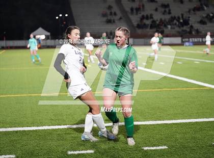 Thumbnail 1 in Woodinville vs Lake Stevens (WIAA 4A Final) photogallery.