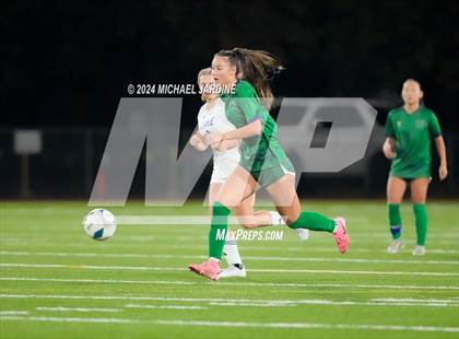 Thumbnail 1 in Woodinville vs Lake Stevens (WIAA 4A Final) photogallery.