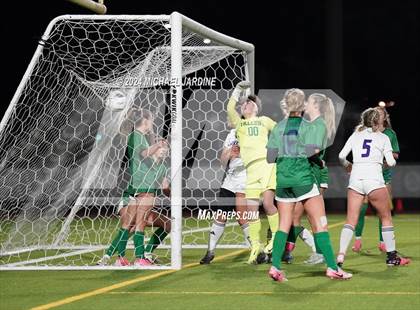 Thumbnail 2 in Woodinville vs Lake Stevens (WIAA 4A Final) photogallery.