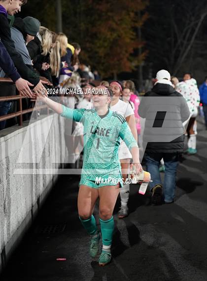 Thumbnail 3 in Woodinville vs Lake Stevens (WIAA 4A Final) photogallery.
