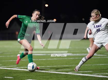 Thumbnail 2 in Woodinville vs Lake Stevens (WIAA 4A Final) photogallery.