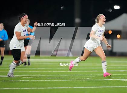 Thumbnail 2 in Woodinville vs Lake Stevens (WIAA 4A Final) photogallery.