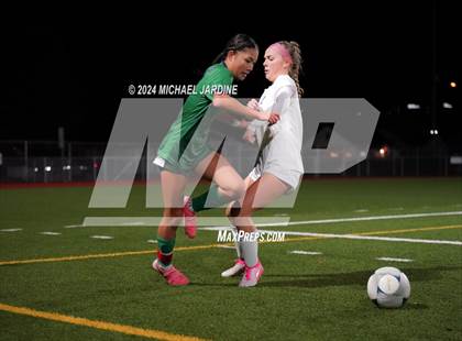 Thumbnail 3 in Woodinville vs Lake Stevens (WIAA 4A Final) photogallery.