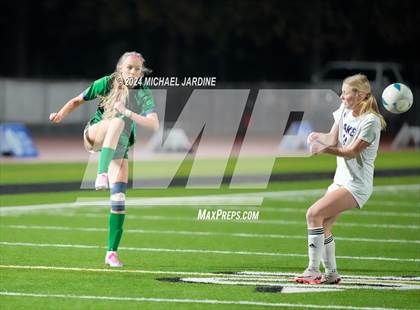 Thumbnail 2 in Woodinville vs Lake Stevens (WIAA 4A Final) photogallery.
