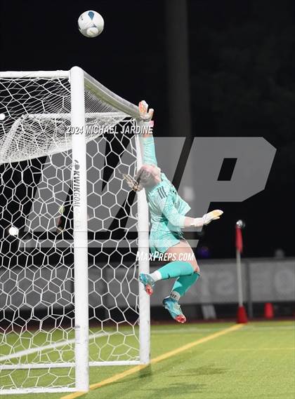 Thumbnail 1 in Woodinville vs Lake Stevens (WIAA 4A Final) photogallery.