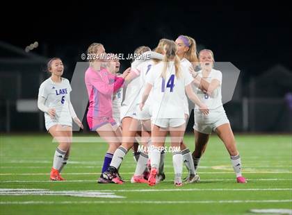 Thumbnail 1 in Woodinville vs Lake Stevens (WIAA 4A Final) photogallery.