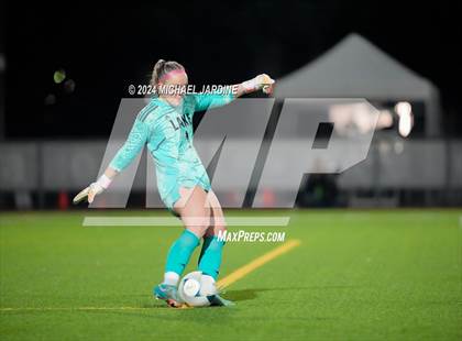 Thumbnail 1 in Woodinville vs Lake Stevens (WIAA 4A Final) photogallery.
