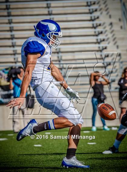 Thumbnail 1 in Omaha North @ Lincoln Southeast photogallery.
