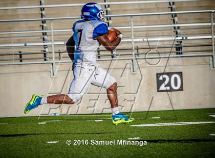 Thumbnail 3 in Omaha North @ Lincoln Southeast photogallery.