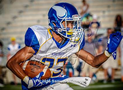 Thumbnail 2 in Omaha North @ Lincoln Southeast photogallery.