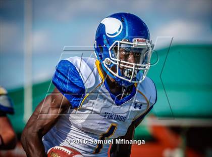 Thumbnail 2 in Omaha North @ Lincoln Southeast photogallery.