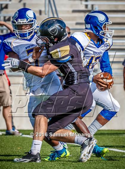Thumbnail 3 in Omaha North @ Lincoln Southeast photogallery.