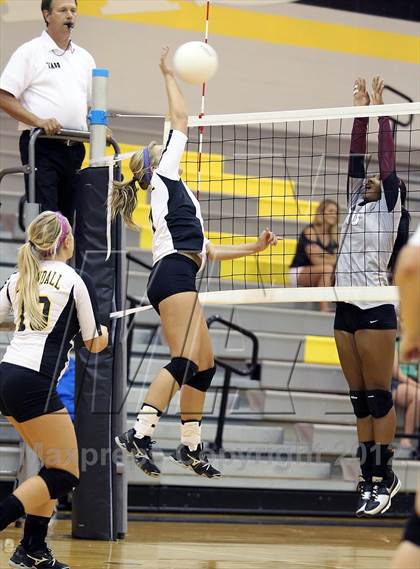 Thumbnail 3 in Ennis @ Crandall photogallery.
